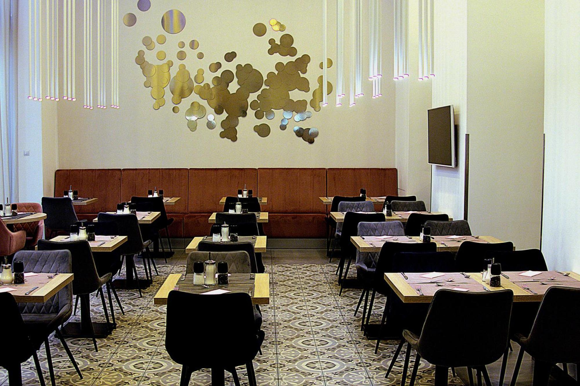 12 Revay מלון 3*